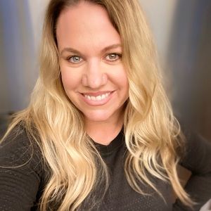 Meet your Posher, Angie